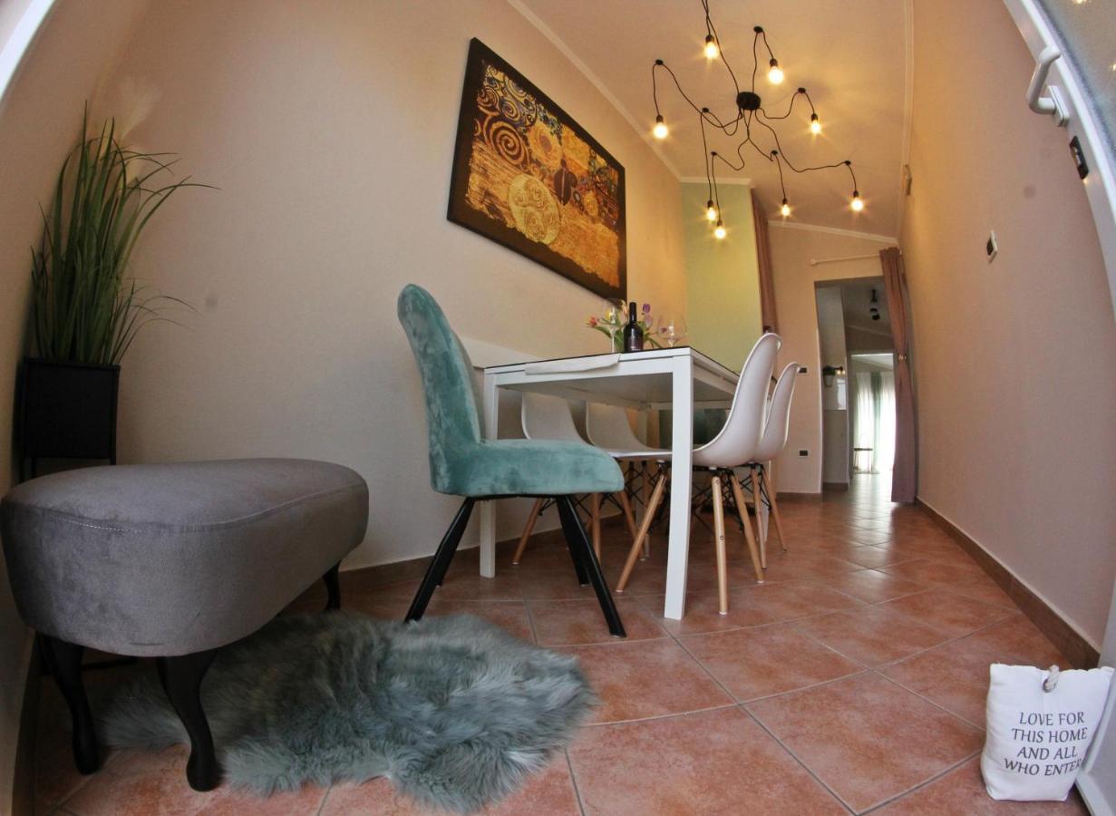 Room And Apartment Doris Lovrecica  Exterior photo