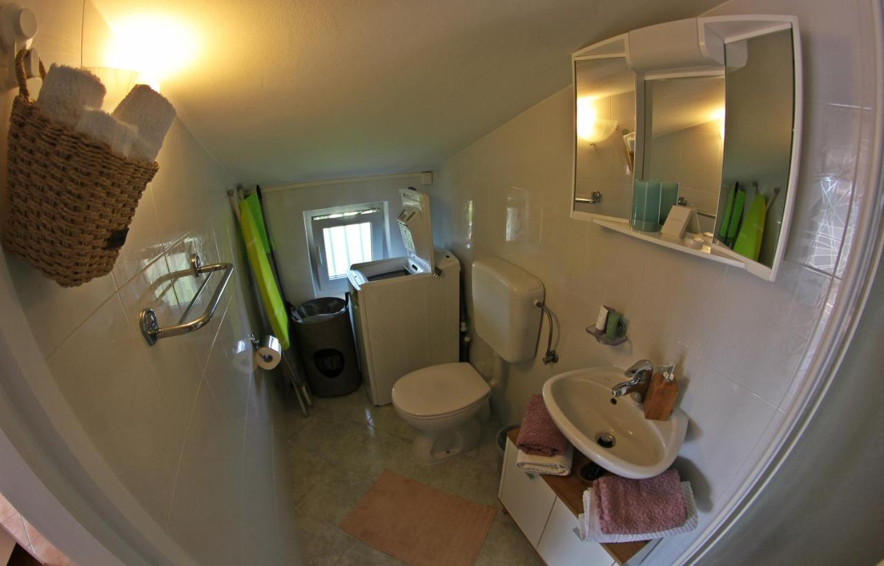 Room And Apartment Doris Lovrecica  Exterior photo